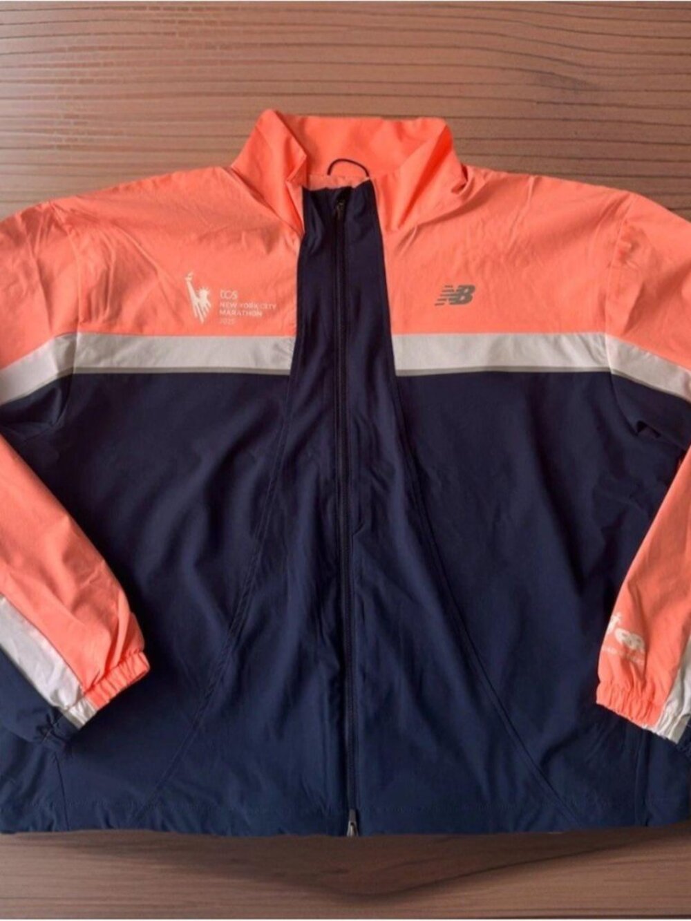 2025 TCS New York City Marathon Women's New Balance Jacket Grapefruit Navy Large